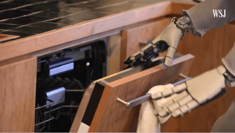 真·首个进家的人形机器人来了！两万美元	，开启预定