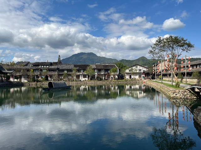 退休夫妻自驾温州永康之苍坡古镇、石桅岩、芙蓉古镇、丽水街