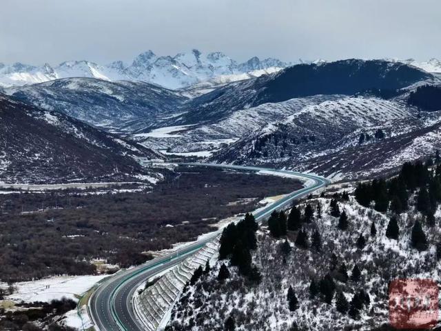 修一条四川“最高”高速公路，需要过几关？