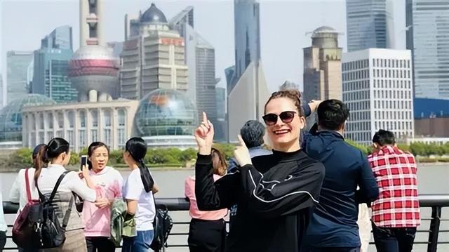 俄罗斯人，正在大量涌入中国，目的却不是旅游？