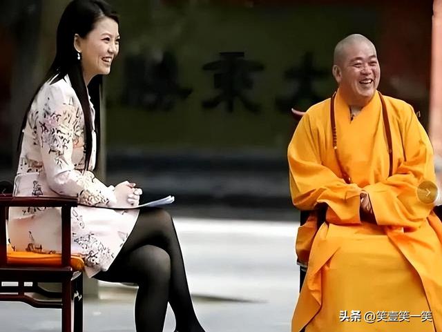 李湘还是不忍了！坦白与释永信的真实关系，亲吻照真相已大白