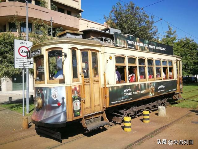 石板路和葡萄酒，是在波尔图遇见最地道的葡萄牙