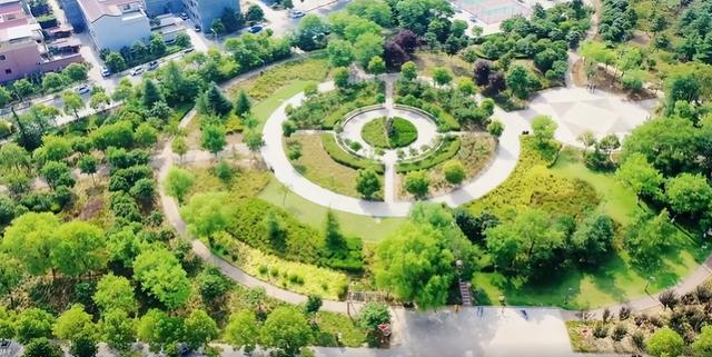 大美泌阳：梁河两岸 繁花盈岸