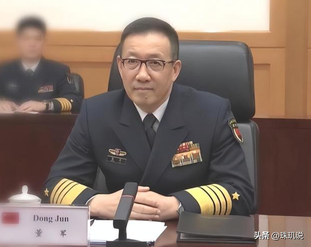 特朗普下“死命令”，美对台定位有变，我国防部发出统一最强音
