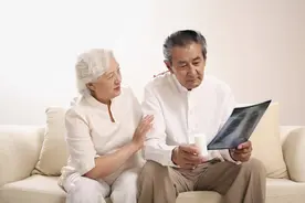 60岁之后，身体呈断崖式衰老，若出现5种表现，人可能开始老了图片
