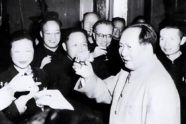 抗美援朝结束后，朱老总严肃地对毛主席说：要赶紧清理门户