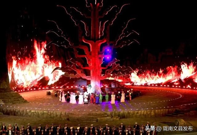 文县双节盛景：天池映月话团圆，白马欢歌越千年