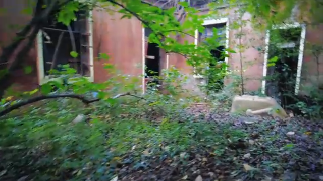 綦江区神秘的乐园旧址，杂草丛生满目荒芜，为何被废无人知晓