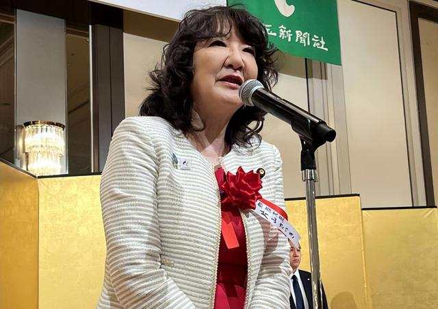 天塌了	，日本收到通知稀土合同暂停，高市早苗： “快请西天佛祖”