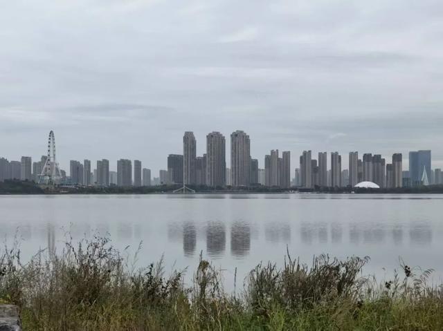 烟雨晋阳湖