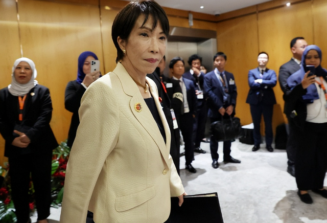 民调狂跌后，高市将目光投向北京，出兵条件已确定	，中日胜负揭晓