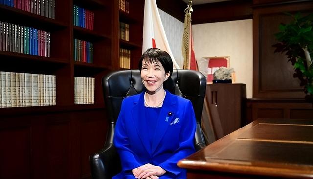 等不到“台湾有事	”那天了！中俄三面围琉球，高市慌忙求见特朗普