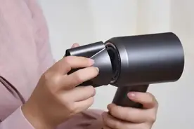 鼻炎孩子受寒，用吹风机吹这个地方，身体暖起来，邪气自然被逼退图片