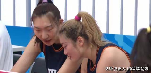 全运女篮-四川狂胜香港73分豪取两连胜 李梦25分+7人上双