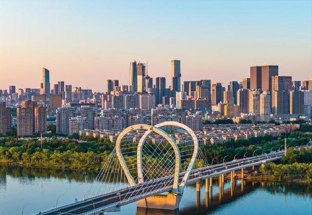 下一个“大连”确定？鞍山，营口落榜，这座黑马城市呼声高！