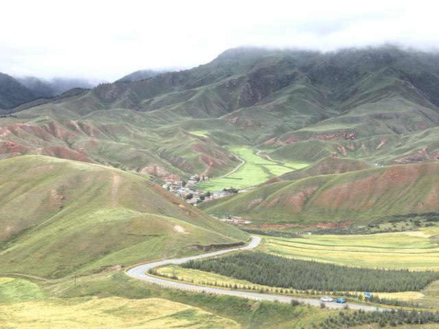 道听途说：去甘青大环线吧，那里有向往的诗和远方