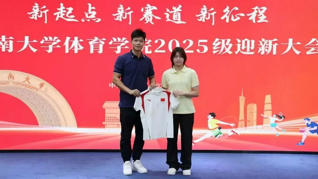 教练谈全红婵伤痛：胫骨踝关节都有伤，身上都是肌贴，每天都很疼