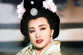 18岁出道，71岁依旧活跃在娱乐圈，刘晓庆为何如此成功？图片