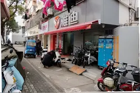 太明目张胆！上观记者亲历超标电动自行车改装上牌：证书直接伪造，蒙混上牌后再改回来…图片