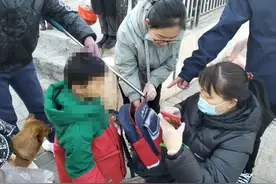 太原：粗心妈妈购物太投入 4岁儿子跑丢浑然不觉图片