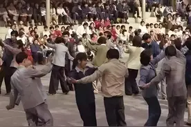 八十年代的交谊舞风潮你还记得吗？跳舞成为年轻人必备技能图片