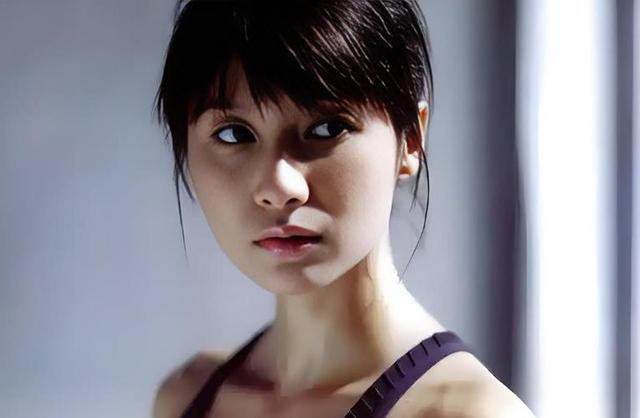 从19岁开始男人不断，半百了还没玩够，“风流才女”徐静蕾现形记