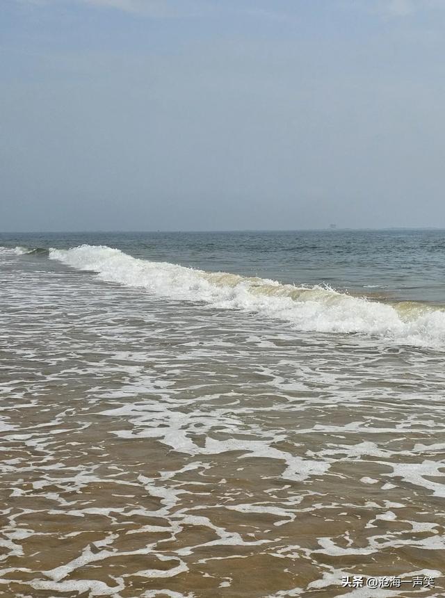 浪花朵朵，踏浪而来，踩浪而归，人生就是一场修行和旅行！