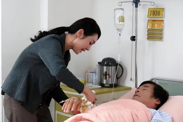 和6个老婆共处一室	，每月7万零花钱，71岁宝刀未老又娶小20岁娇妻
