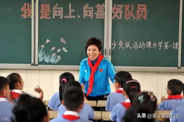 败光20亿、向洋人下跪，双重国籍，邓亚萍身上的标签哪个才是真的