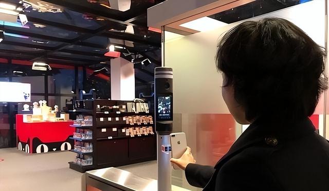 2年烧掉40亿！风光无限的无人超市灭绝，老百姓看了却大呼好事？