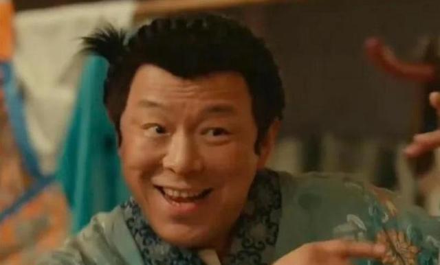 张艺谋没捧火，吴京带不红，如今50岁的他演完《戏台》终于被认识