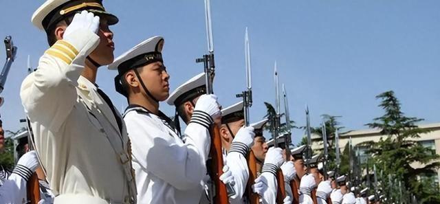 首次访华就不尊重我国？中国当场撤走仪仗队：摆正态度再来吧！