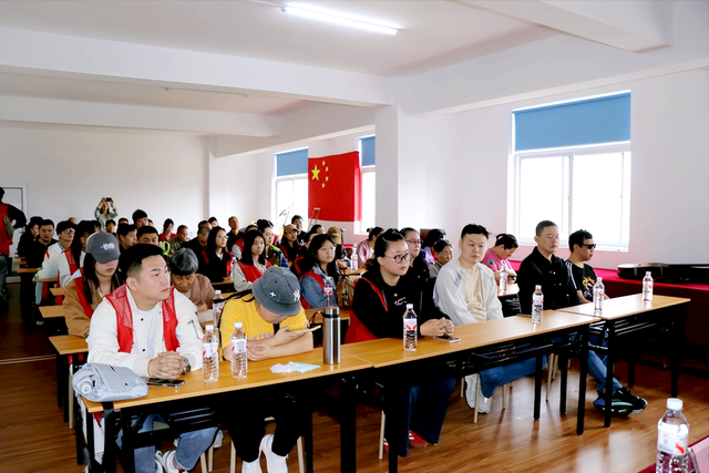 科技助盲，烟台盲人齐聚朱葛科技欢度国际盲人节