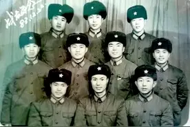 老兵退伍时连长指导员不会去送老兵回乡，一般都派排长去送兵图片