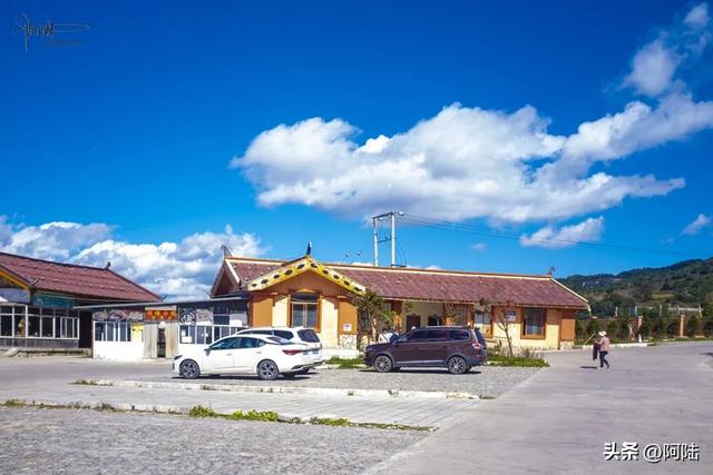 沙力旅游服务驿站曾是很完美的观景平台，可惜目前已经略显破败