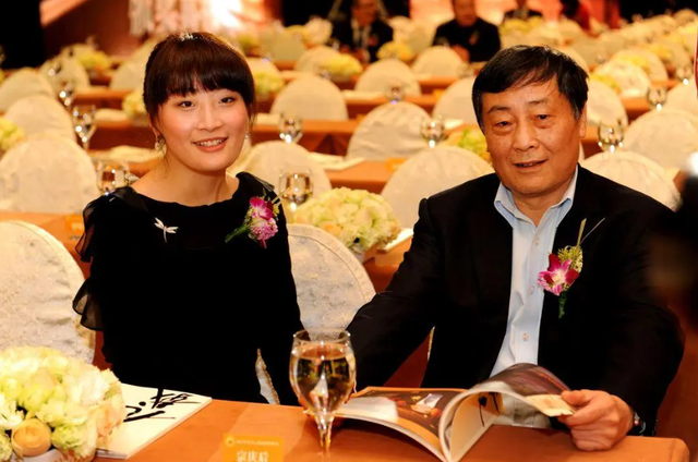 宗庆后塌房牵连刘强东，被曝3个女人6个孩子，章泽天评论区炸锅！