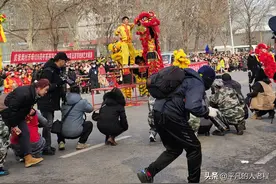 正月十五看周村芯子，一些没素质的臭鱼烂虾网红，太可悲可恨图片