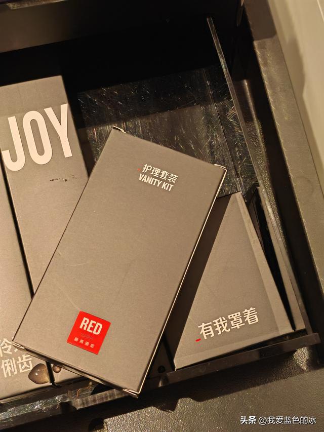 在广州入住这家酒店寻找“RED”，想起了大家来找茬游戏