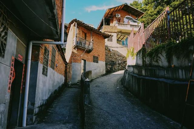 神仙不输泉州，这座闽东小城也有封神的秋天