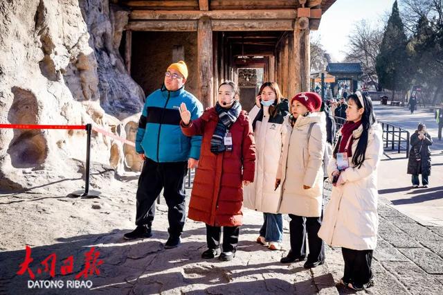 全国近百名新闻媒体人打卡大同云冈石窟