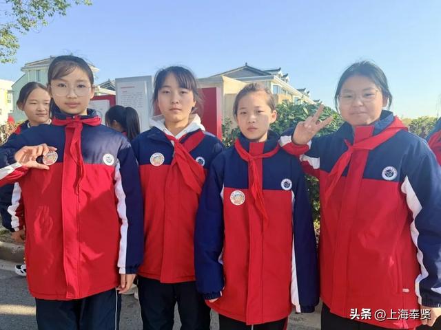 看碉堡、体验VR、听海防故事…酷过秋游！“柘”辆大巴把全民国防教育刻进DNA！