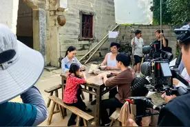 100元/天！武汉热门短剧取景地，招聘群演图片