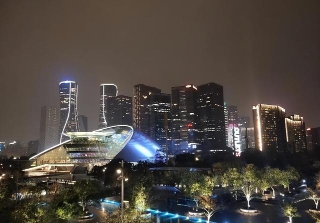中国真正的国际大都市只有这7座，其他城市不要再争了，差距太大