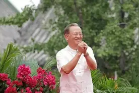 曾仕强：一个女人经常穿别人的旧衣服，往往会拥有这1种命运图片