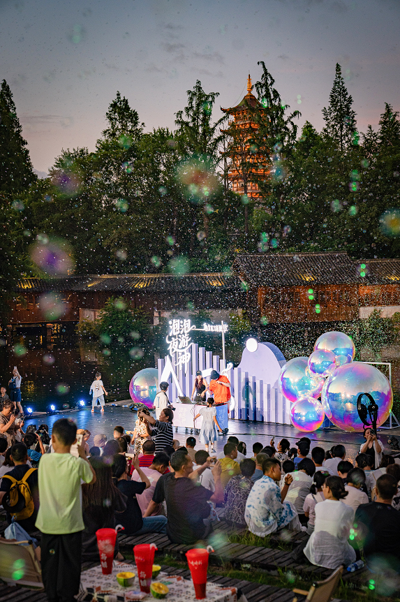 乌镇泡泡夜游神活动延长，快乐加倍！