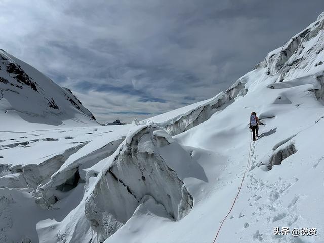 给钱都不救？15人困雪山多天，尼泊尔直升机拒绝救援，内幕曝光
