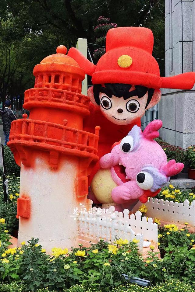 宁波镇海推出新的菊花展，5个赏菊地连成一条线，堪称史上最美