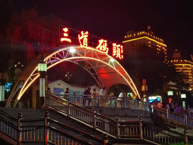 美轮美奂的吉林松花江畔夜景