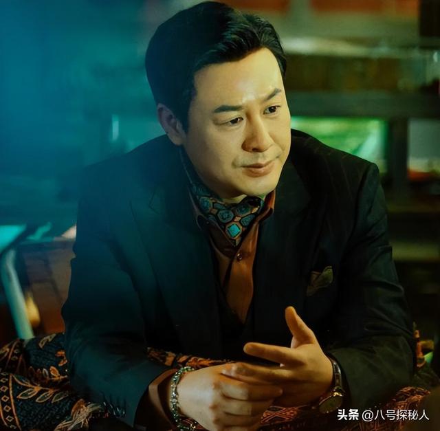 跑龙套20年、吃剩菜、买不起房、被导演嘲笑，如今他打了谁的脸？