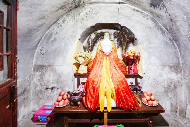 五台山塔院寺，历史悠久，被世人敬仰， 是朝拜五台山必去之处